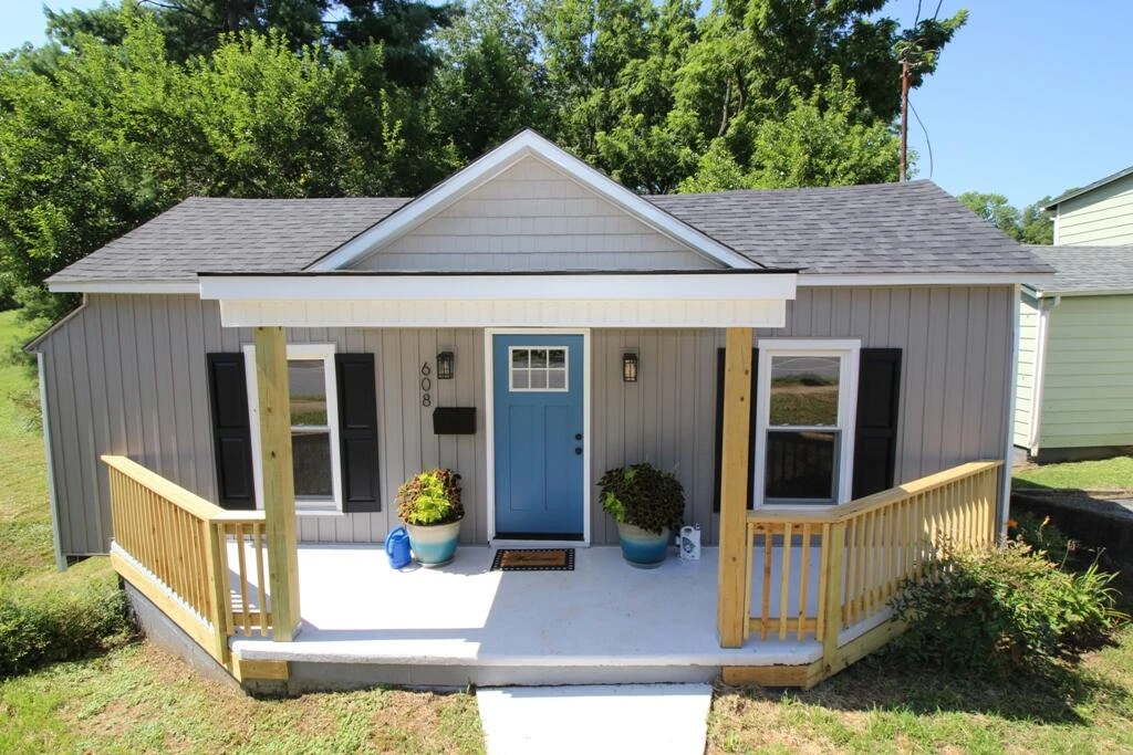 608 Main  ST