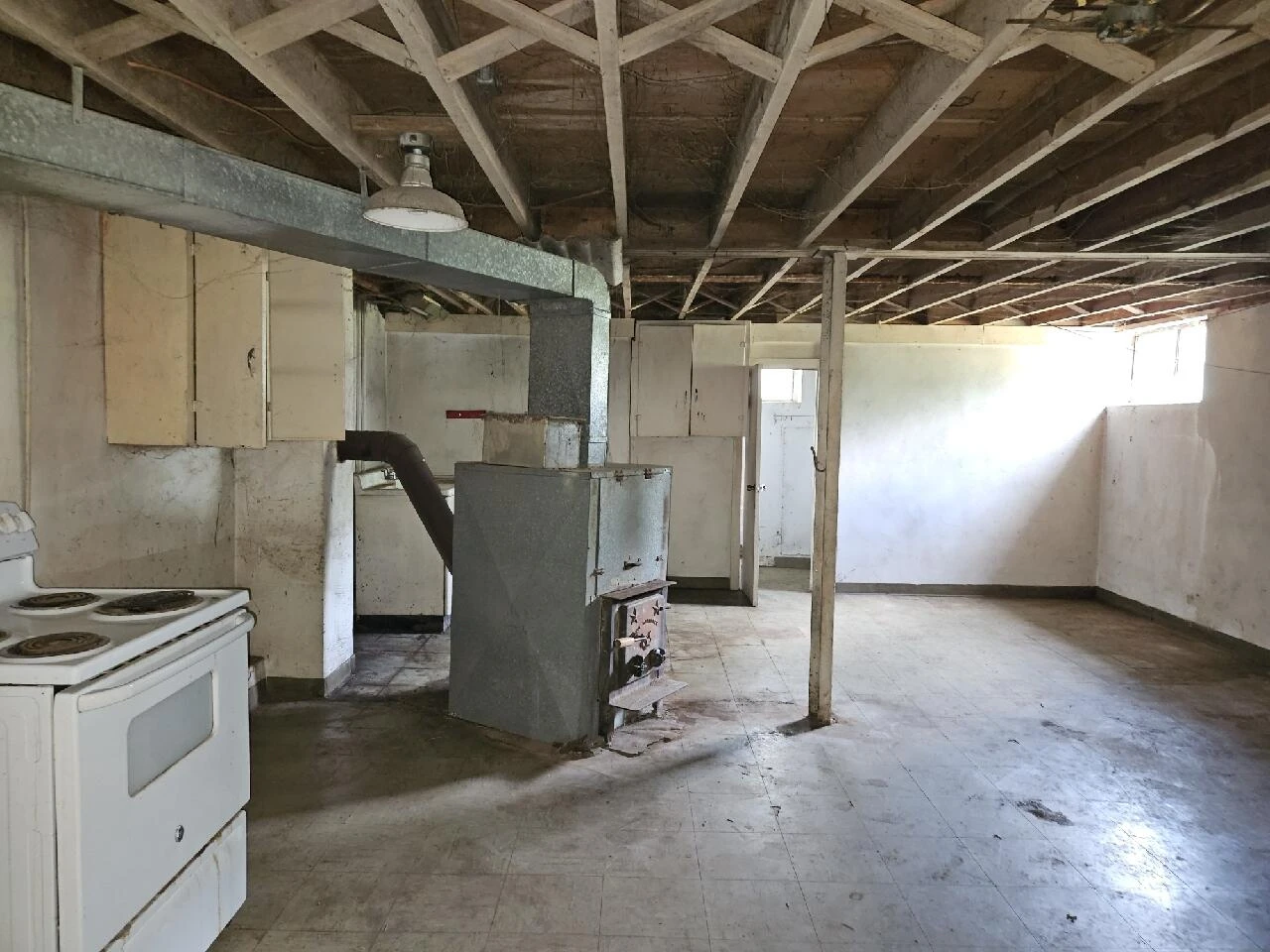 1050 TOWER RD - Photo 21