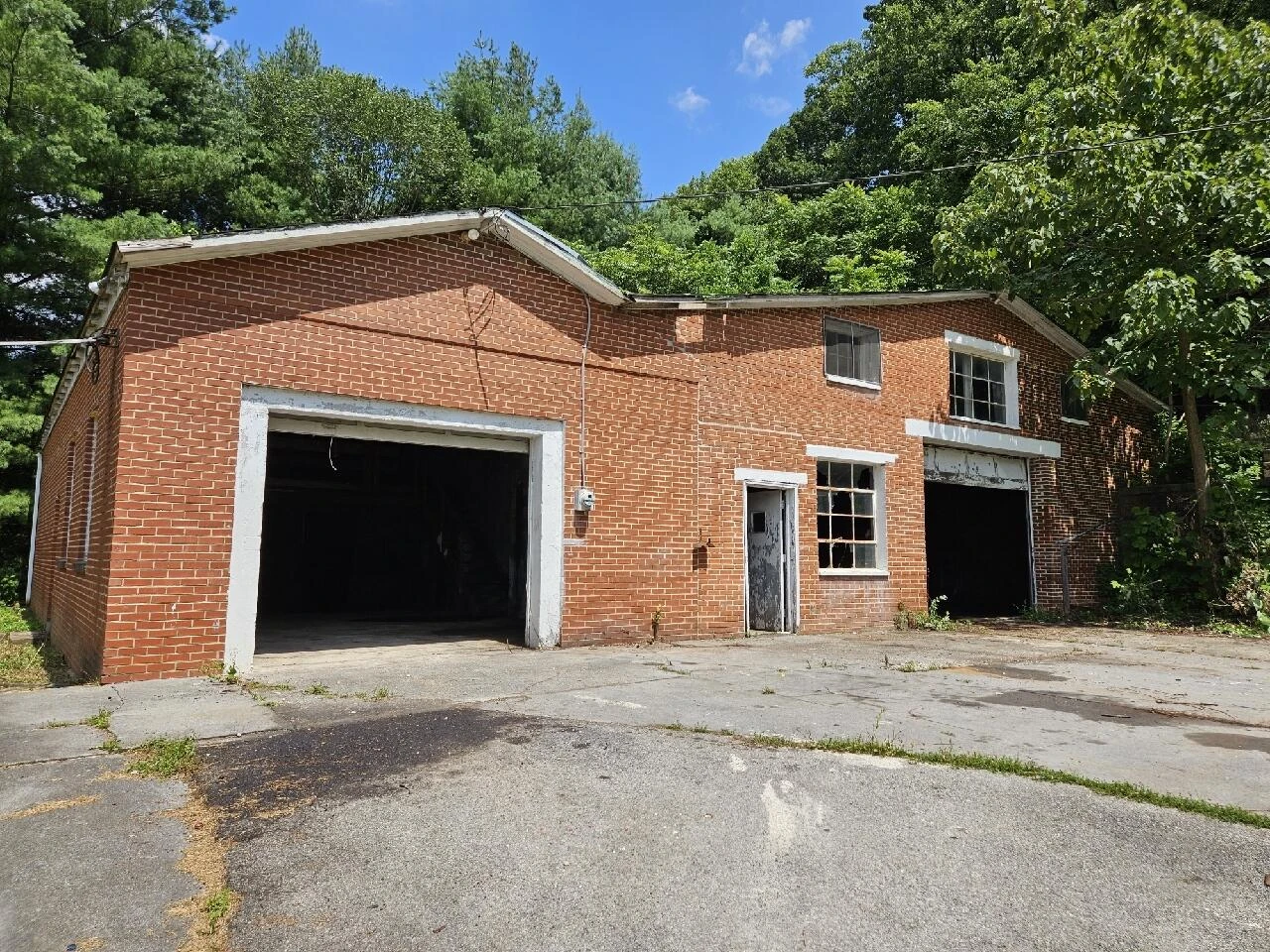 1050 TOWER RD - Photo 22