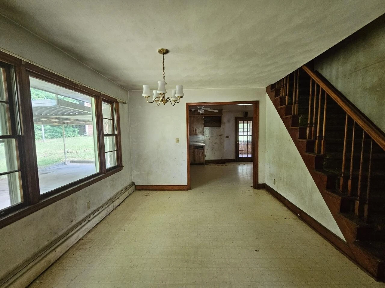 1050 TOWER RD - Photo 7