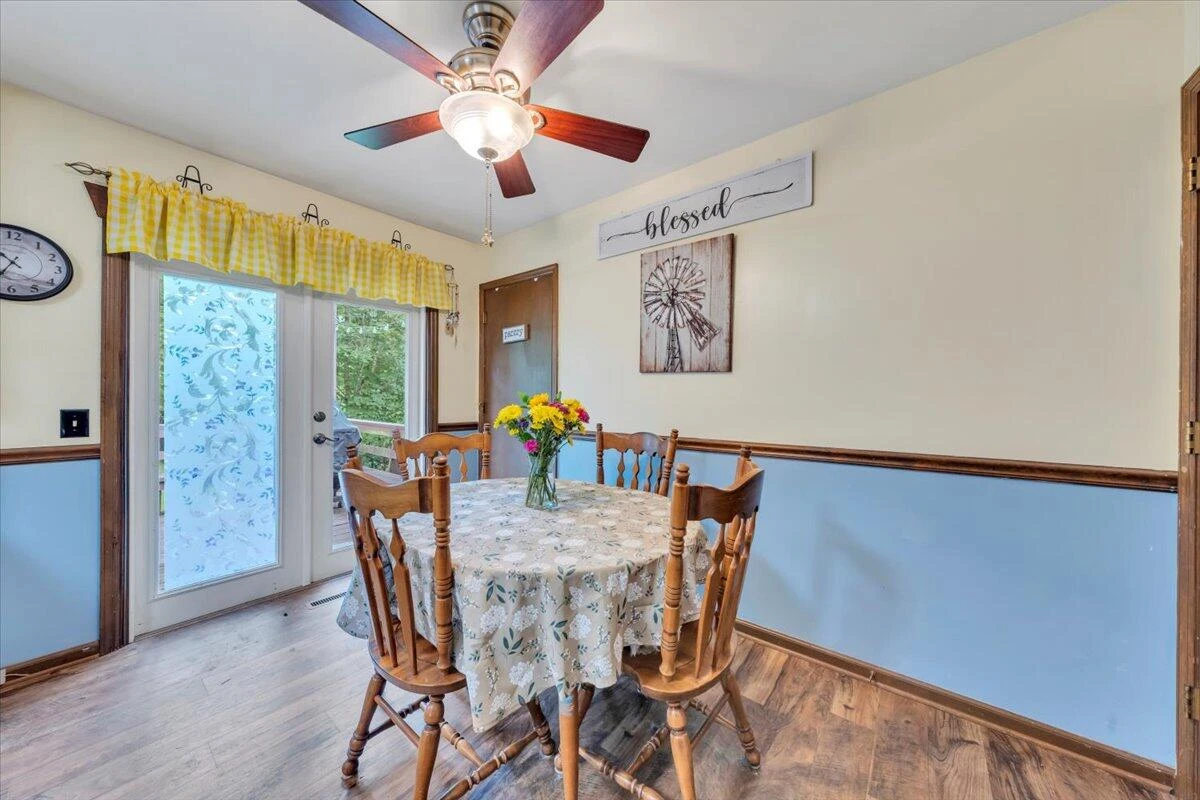 410 Rakes RD - Photo 13