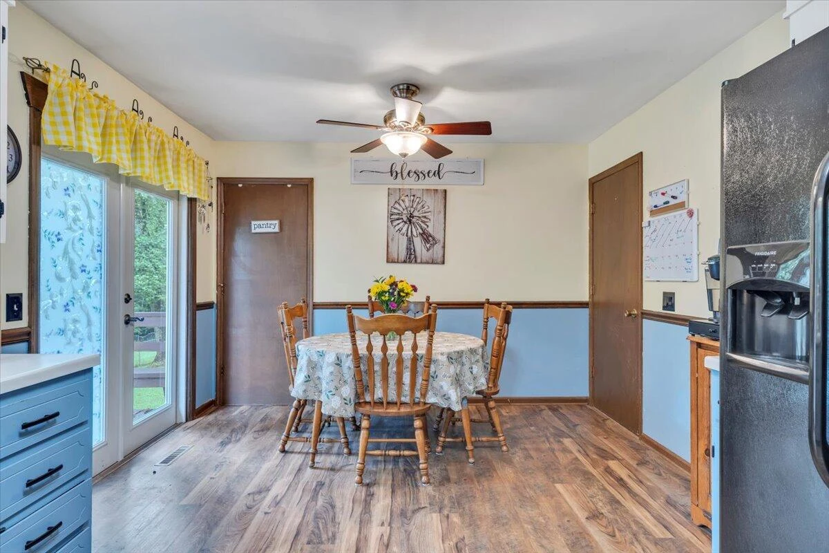 410 Rakes RD - Photo 15