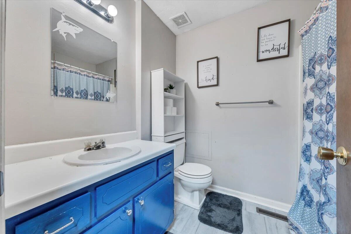 410 Rakes RD - Photo 17