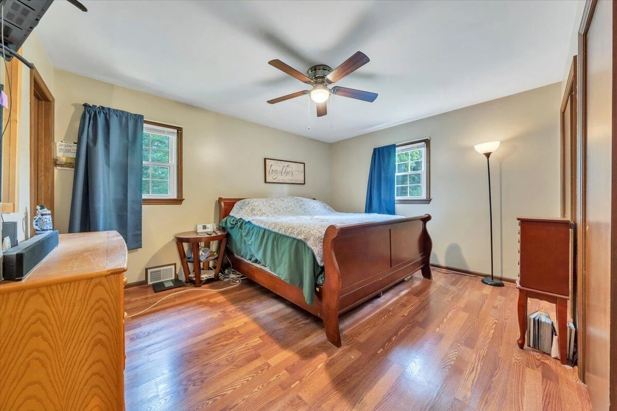 410 Rakes RD - Photo 21