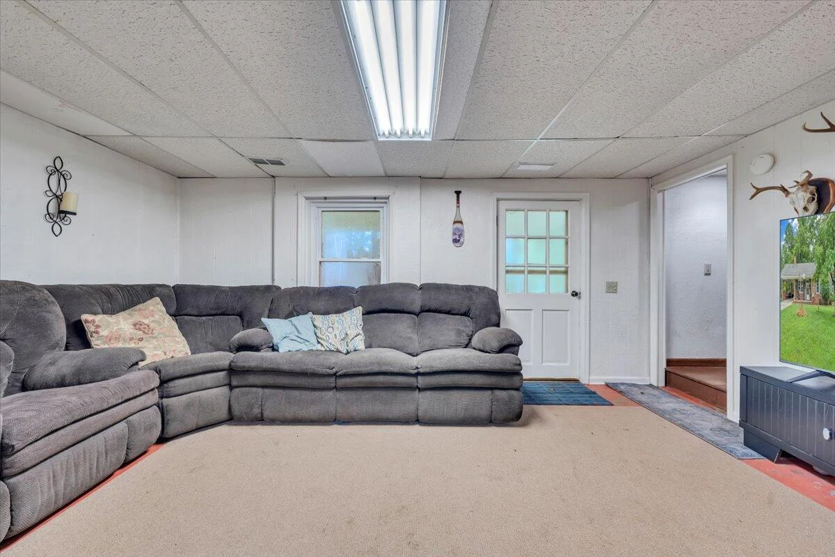 410 Rakes RD - Photo 26