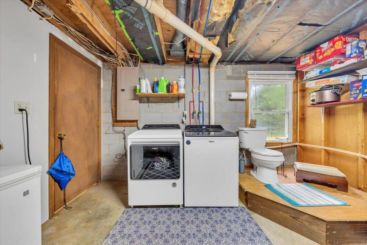 410 Rakes RD - Photo 35