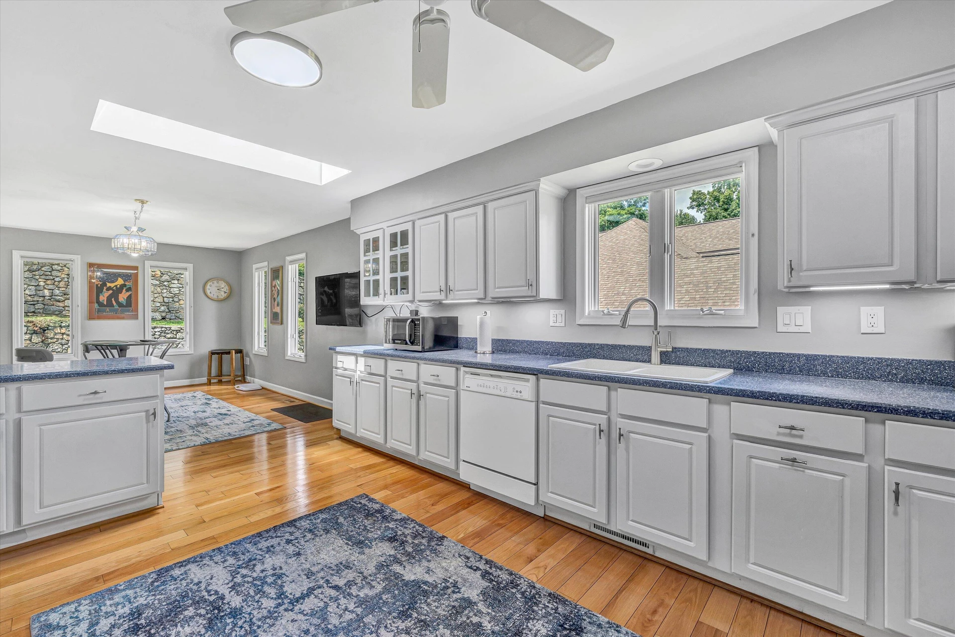 1815 Northwoods LN - Photo 12