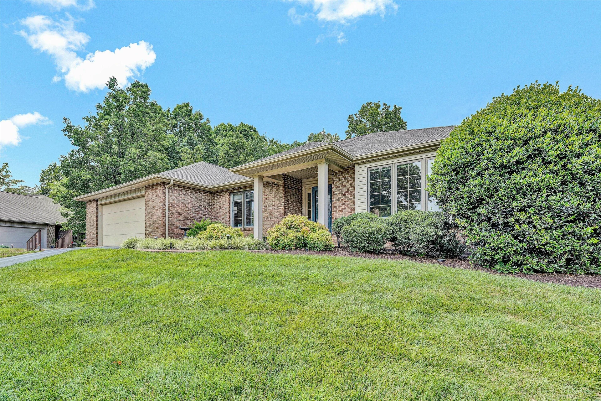 1815 Northwoods LN - Photo 2