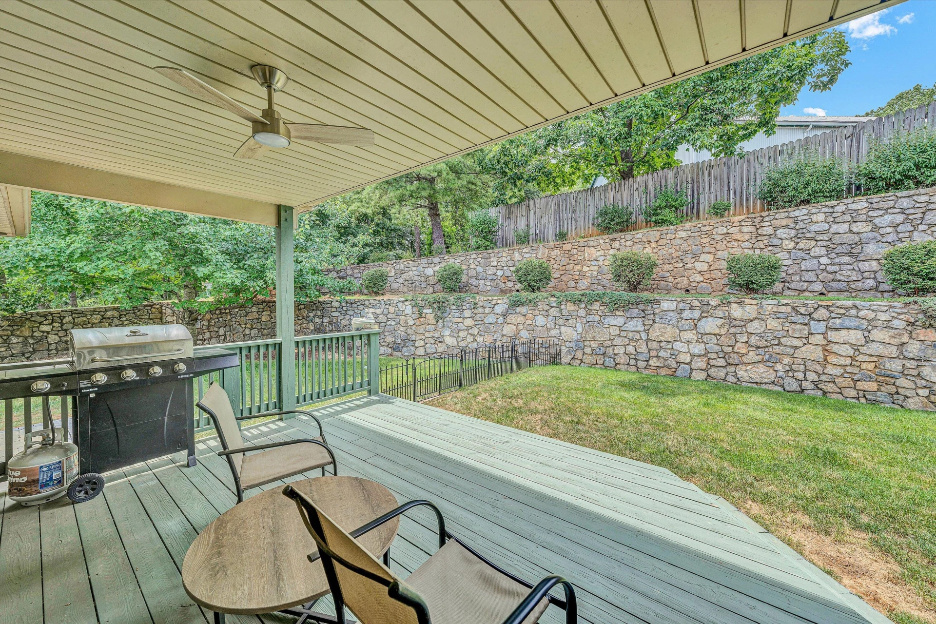 1815 Northwoods LN - Photo 27