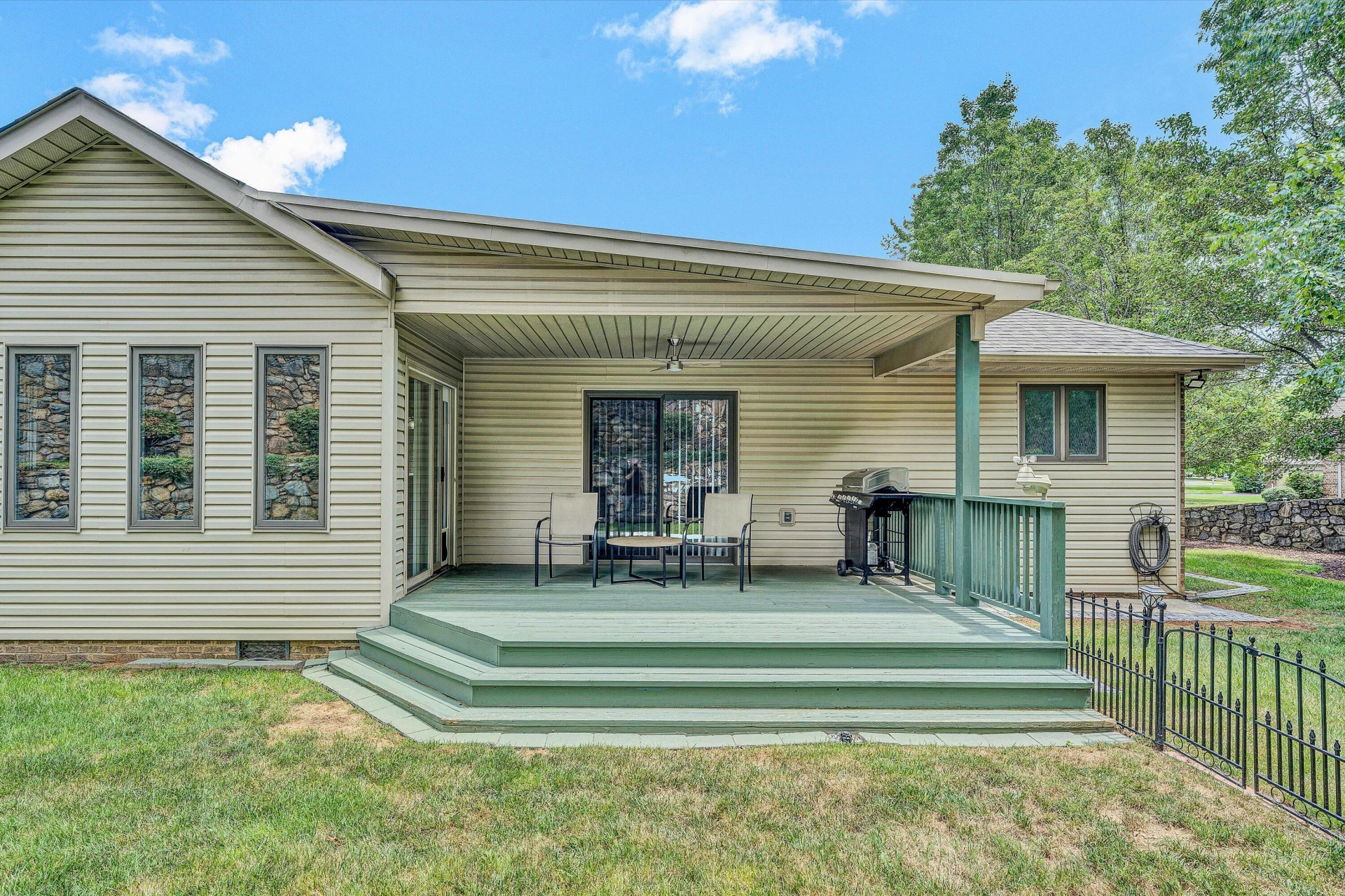 1815 Northwoods LN - Photo 28