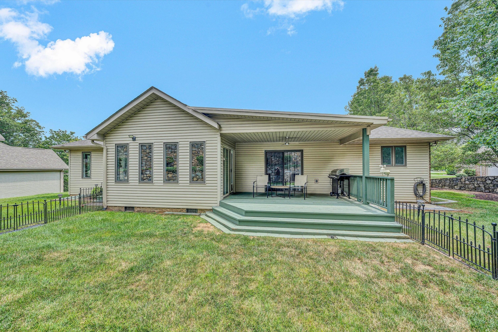 1815 Northwoods LN - Photo 29