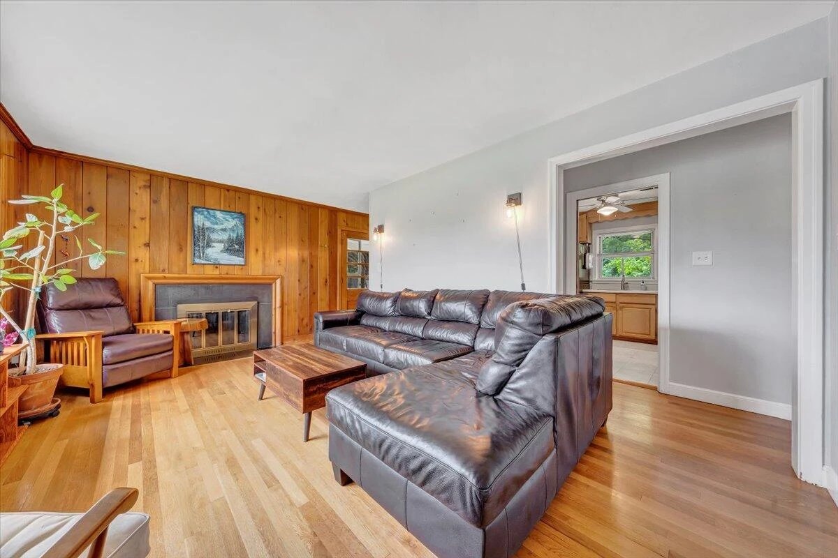 5909 Raintree RD - Photo 2