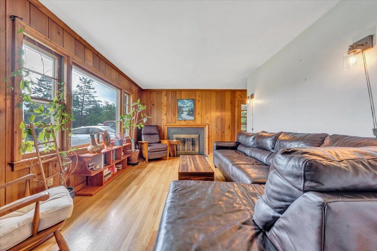 5909 Raintree RD - Photo 3