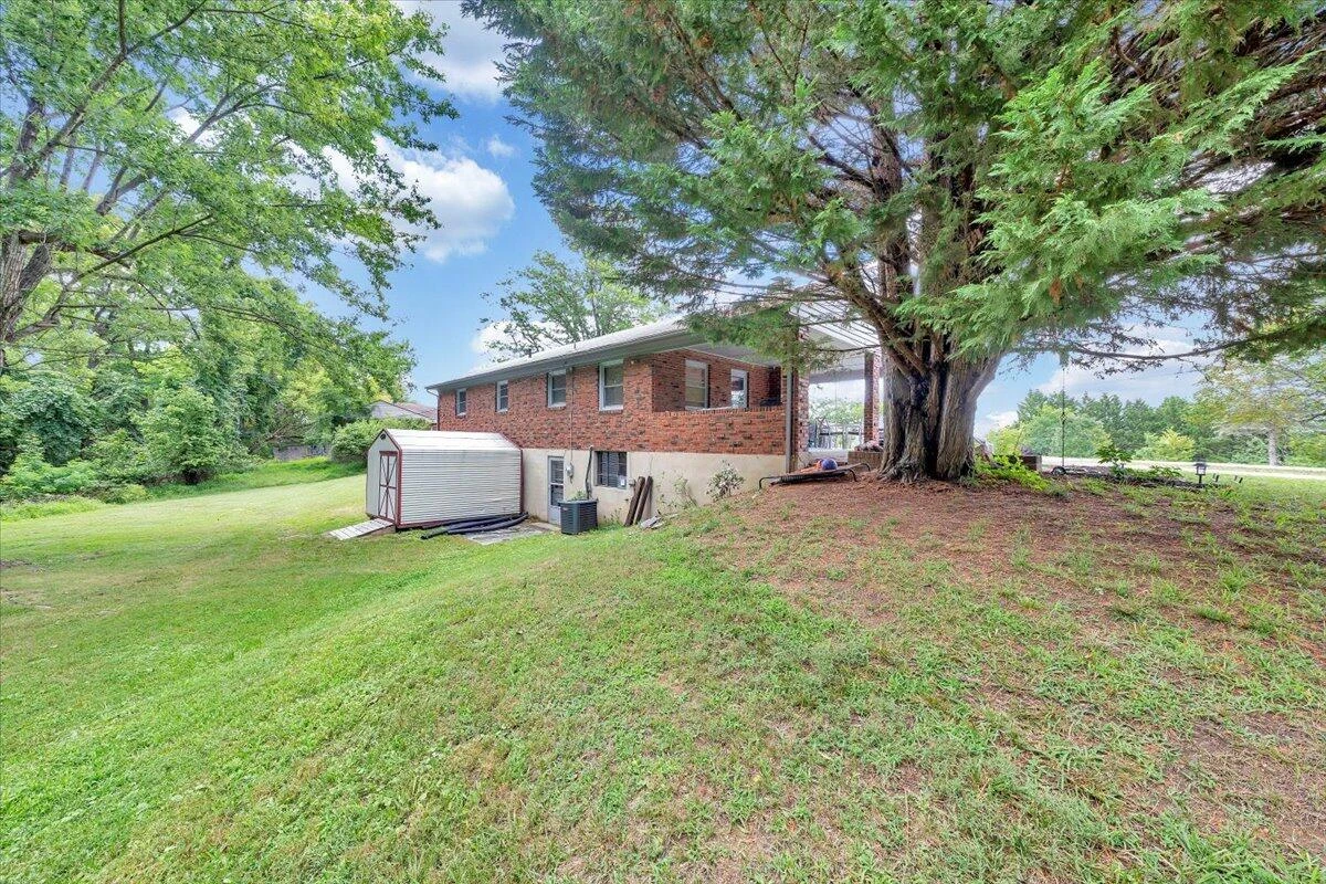 5909 Raintree RD - Photo 33