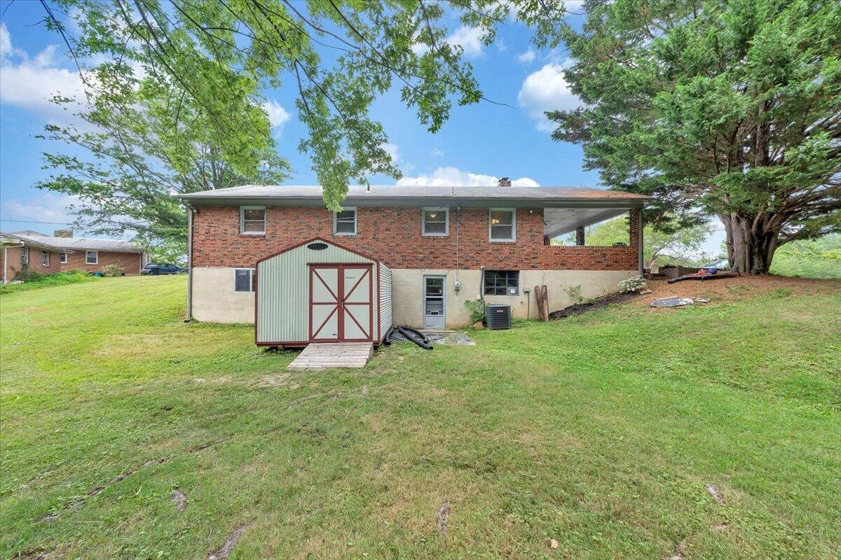 5909 Raintree RD - Photo 35