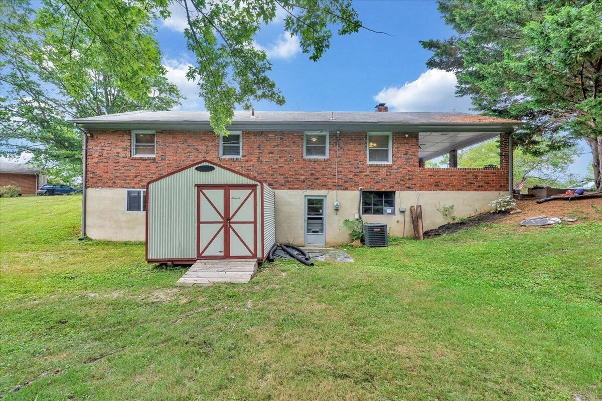 5909 Raintree RD - Photo 36