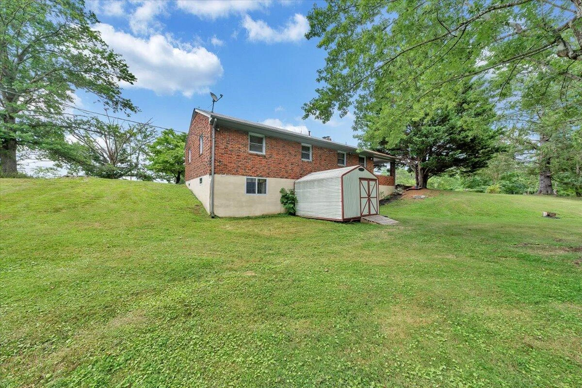 5909 Raintree RD - Photo 37