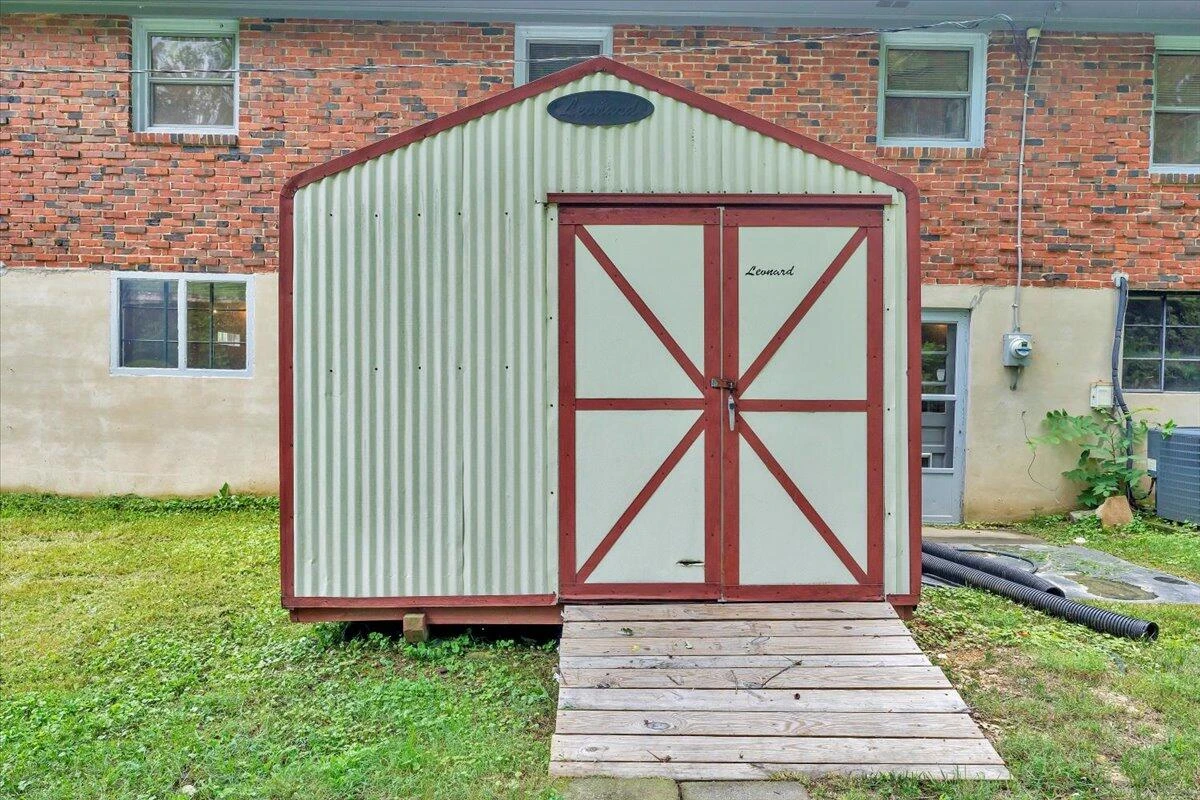 5909 Raintree RD - Photo 39