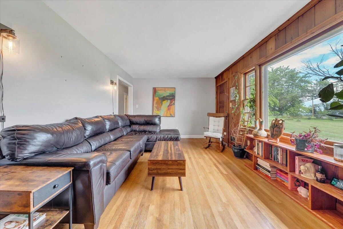 5909 Raintree RD - Photo 4