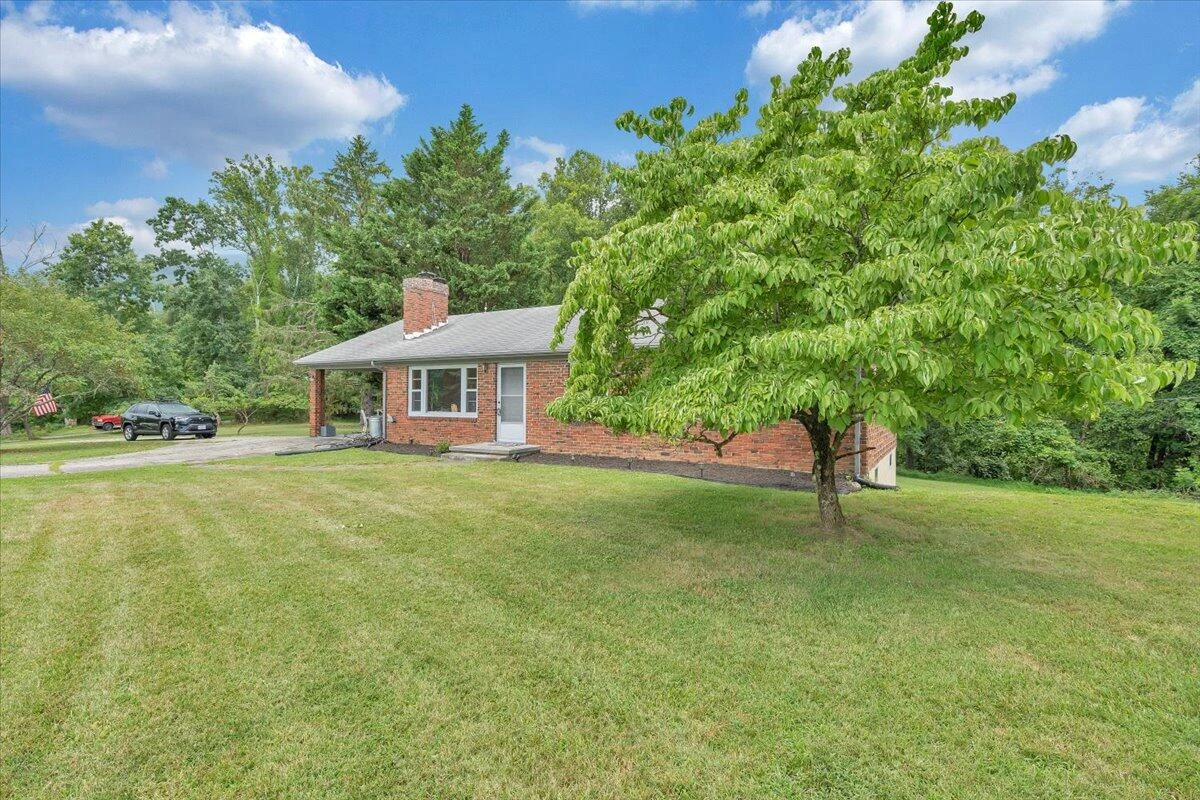 5909 Raintree RD - Photo 40
