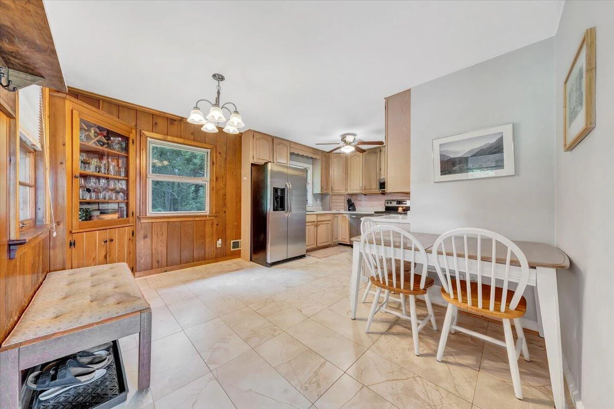 5909 Raintree RD - Photo 7