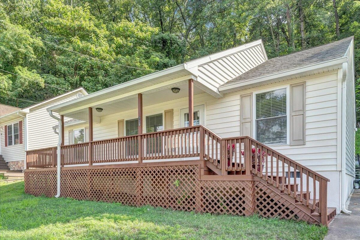 739 Riverland RD