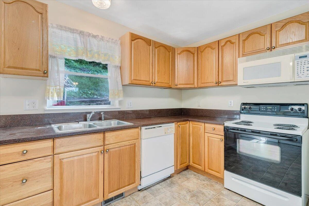 739 Riverland RD - Photo 11