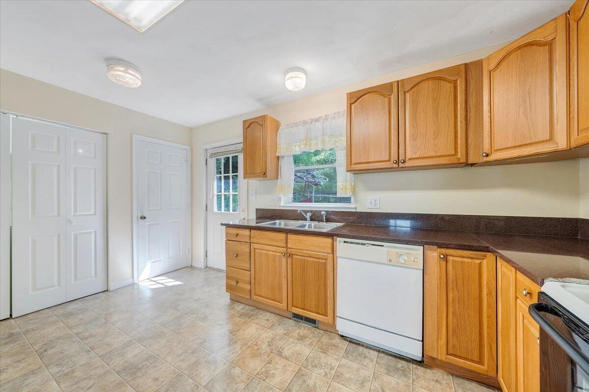 739 Riverland RD - Photo 13