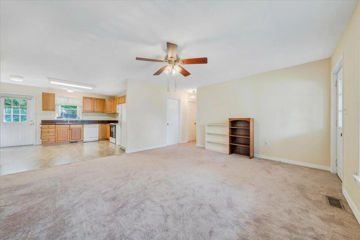 739 Riverland RD - Photo 7