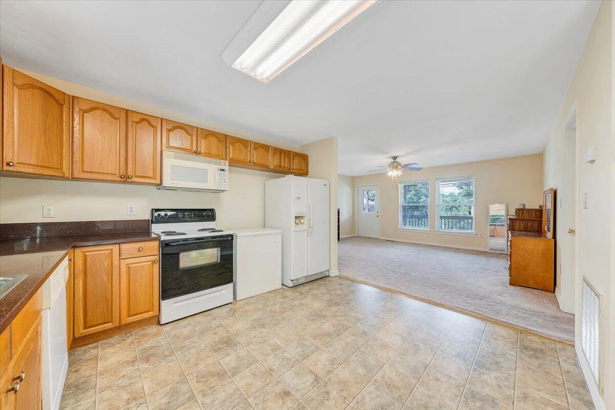 739 Riverland RD - Photo 9