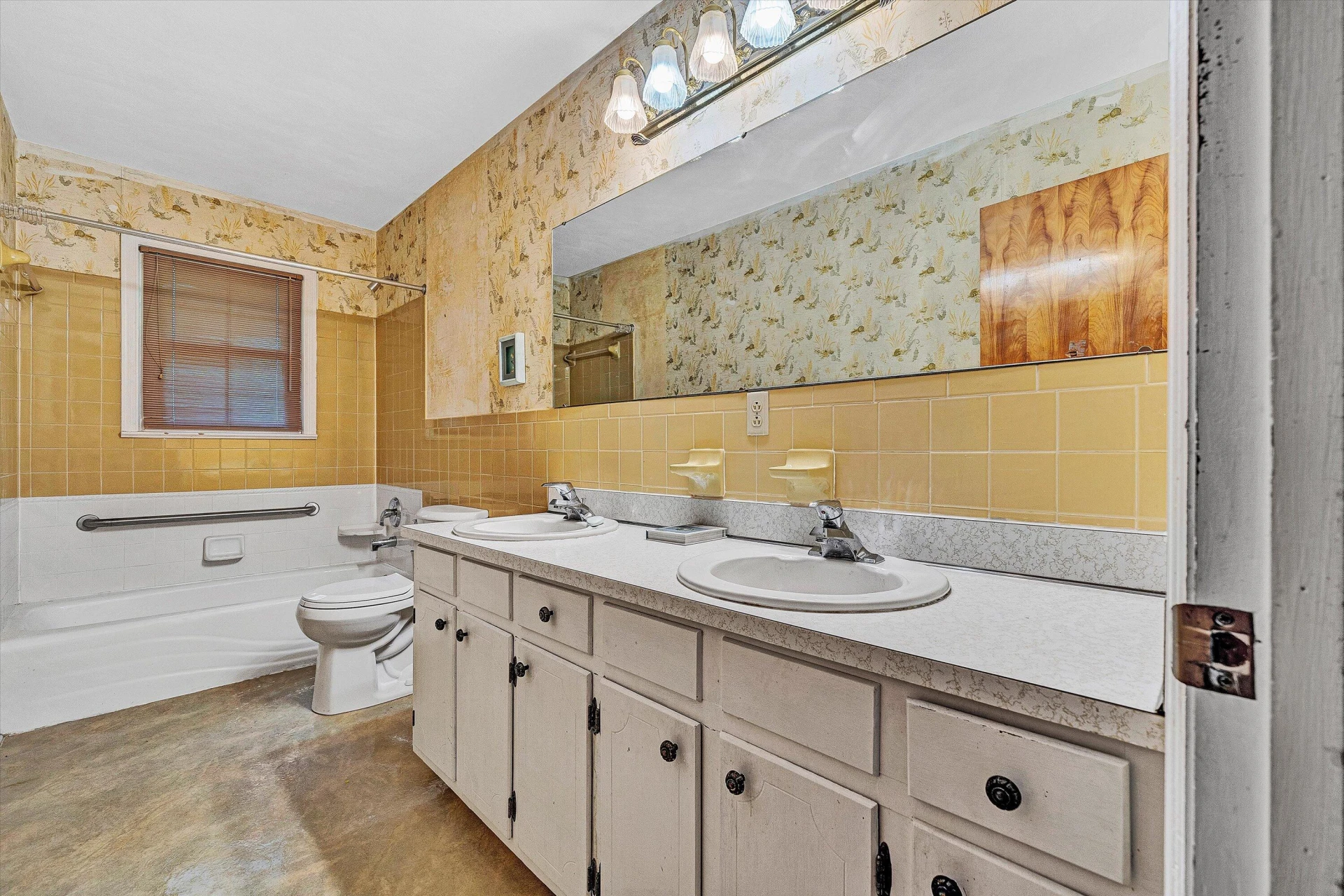 2720 Willowbrook DR - Photo 10