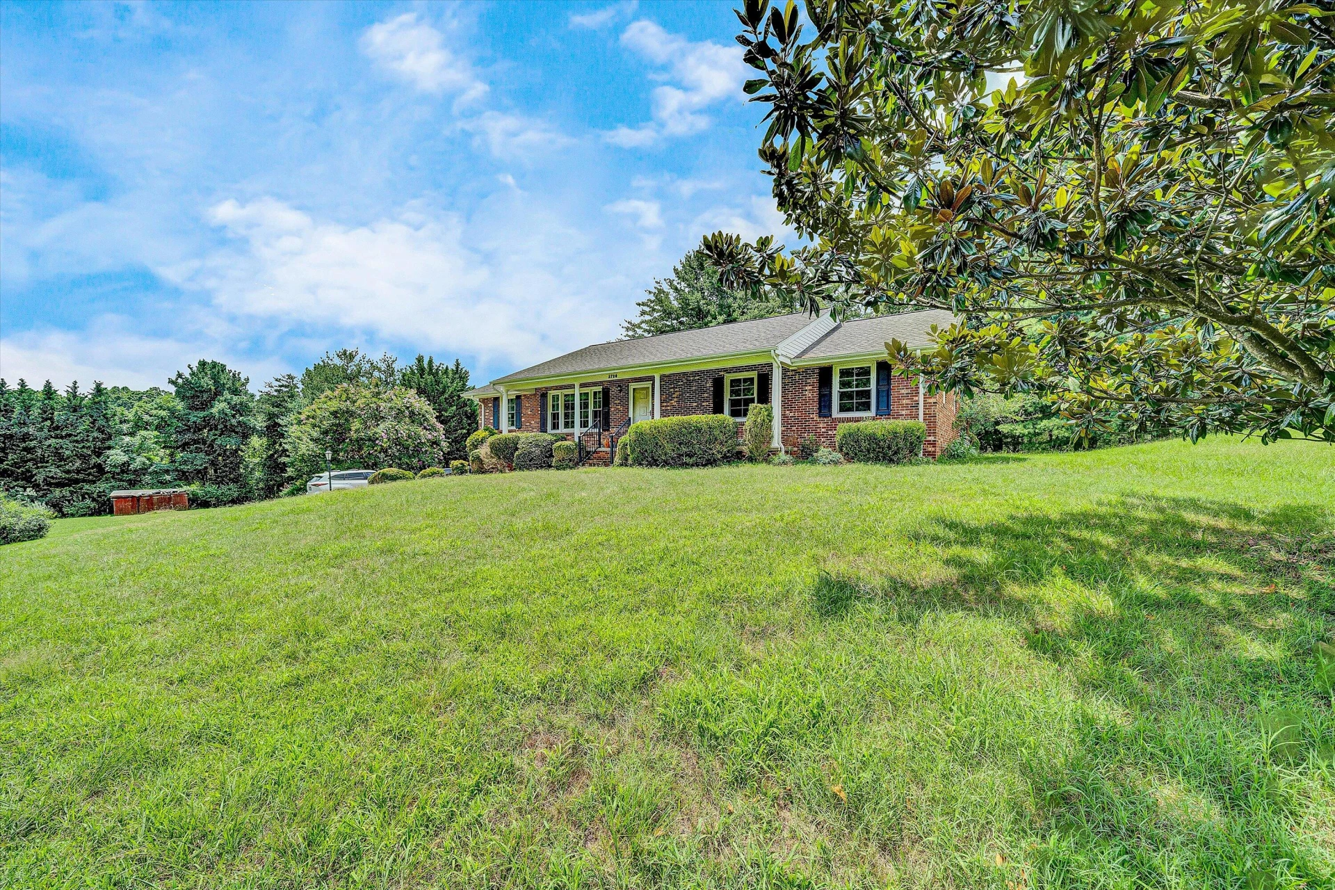 2720 Willowbrook DR - Photo 2