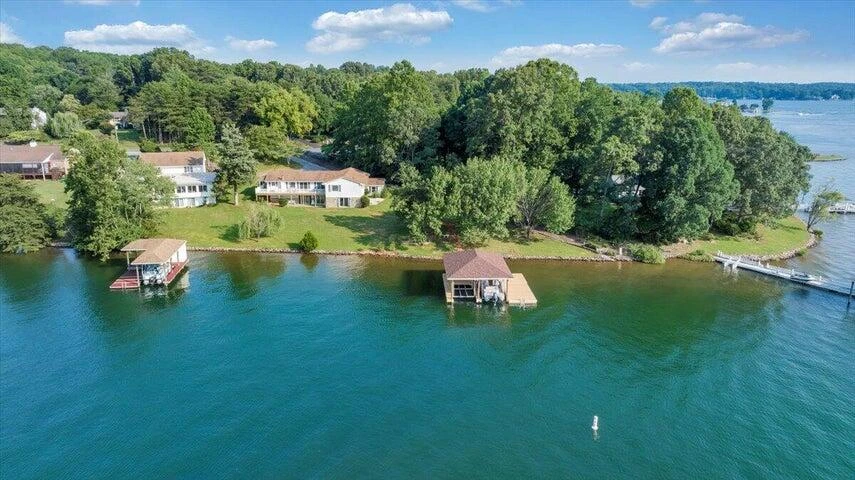 350 Tracy DR - Photo 2