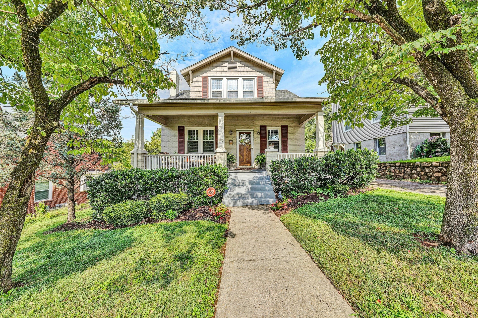 1823 Canterbury RD