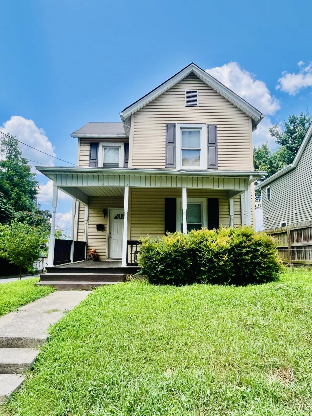 802 Mountain AVE