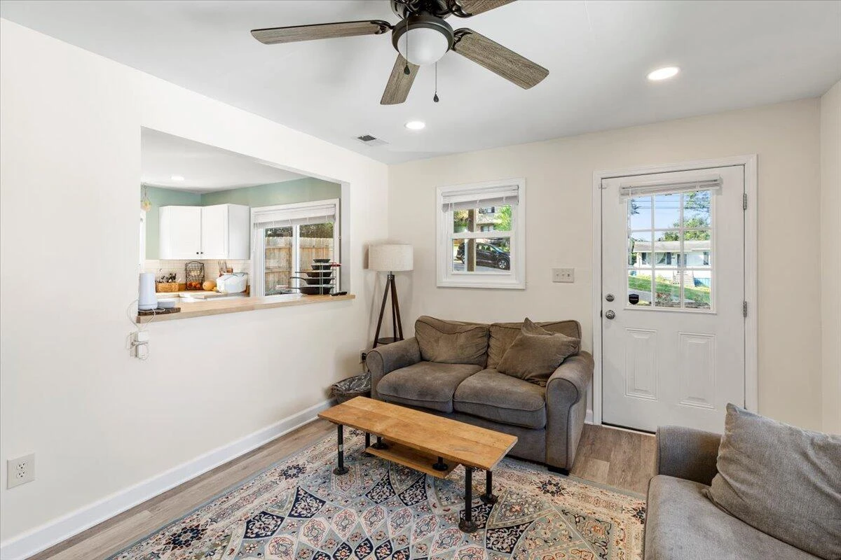 1620 Redwood RD - Photo 17