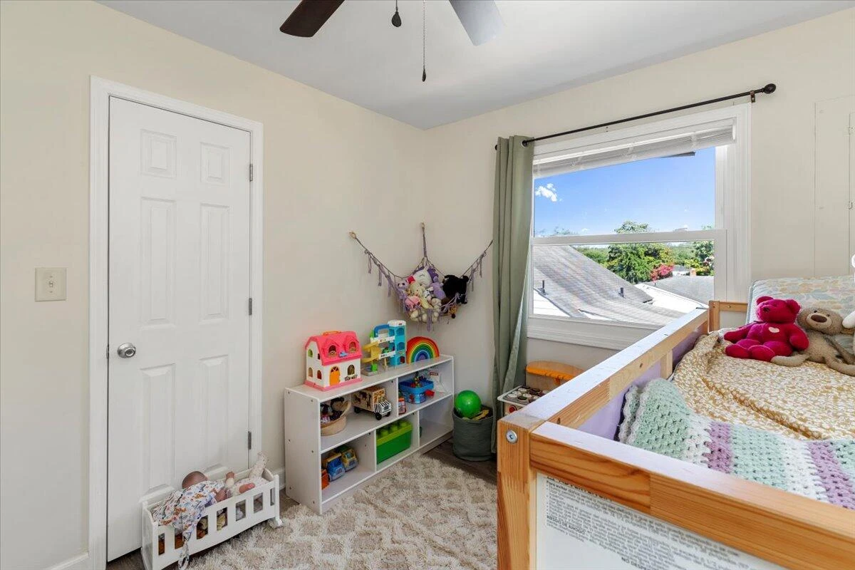 1620 Redwood RD - Photo 21