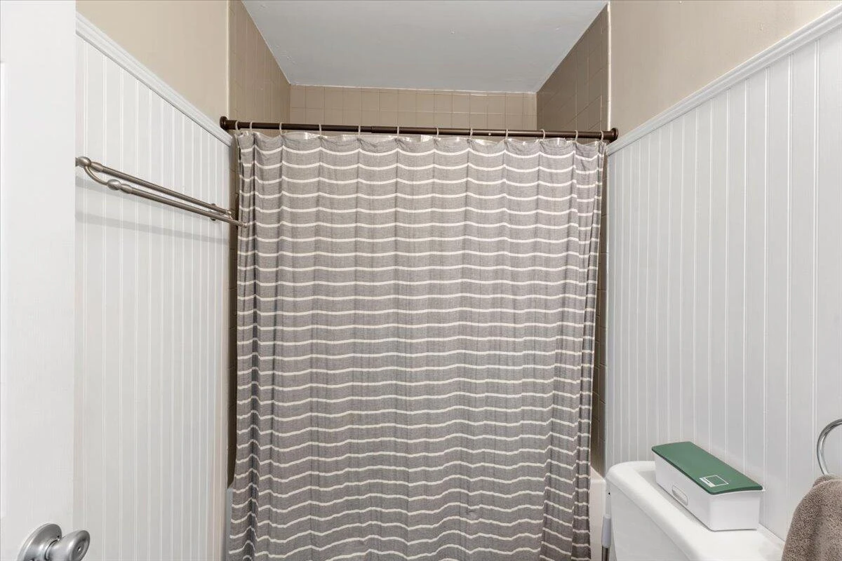 1620 Redwood RD - Photo 26
