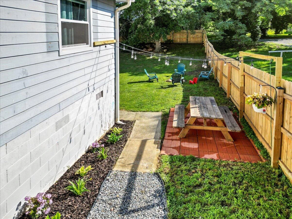 1620 Redwood RD - Photo 32