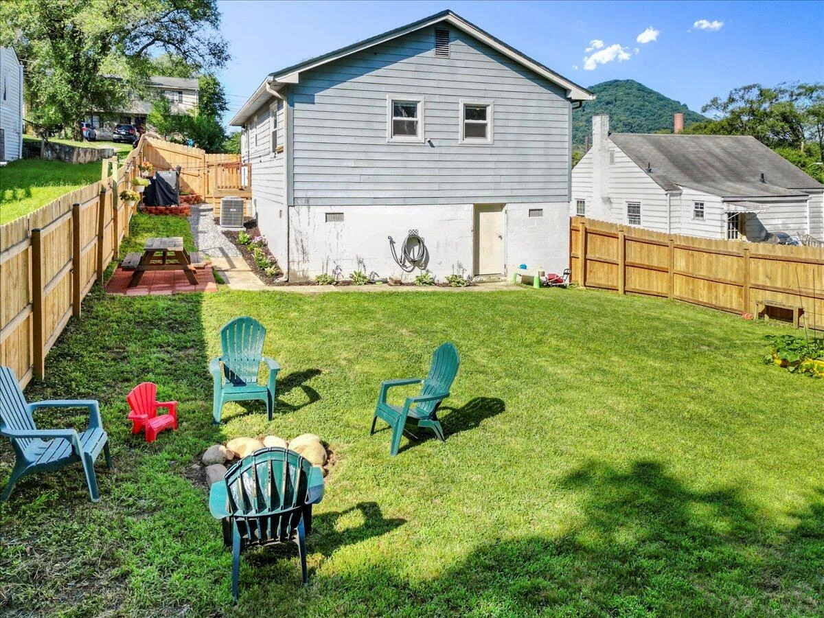 1620 Redwood RD - Photo 35