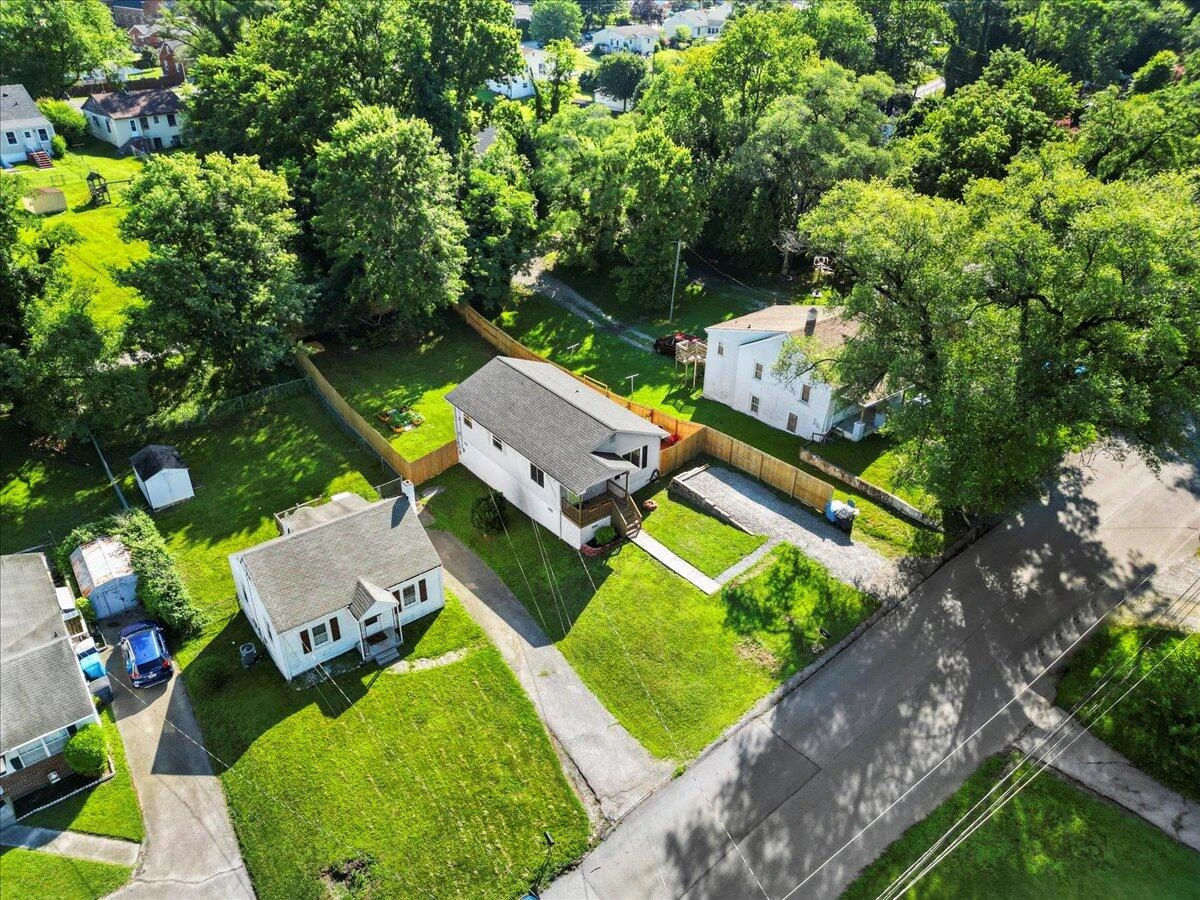 1620 Redwood RD - Photo 7
