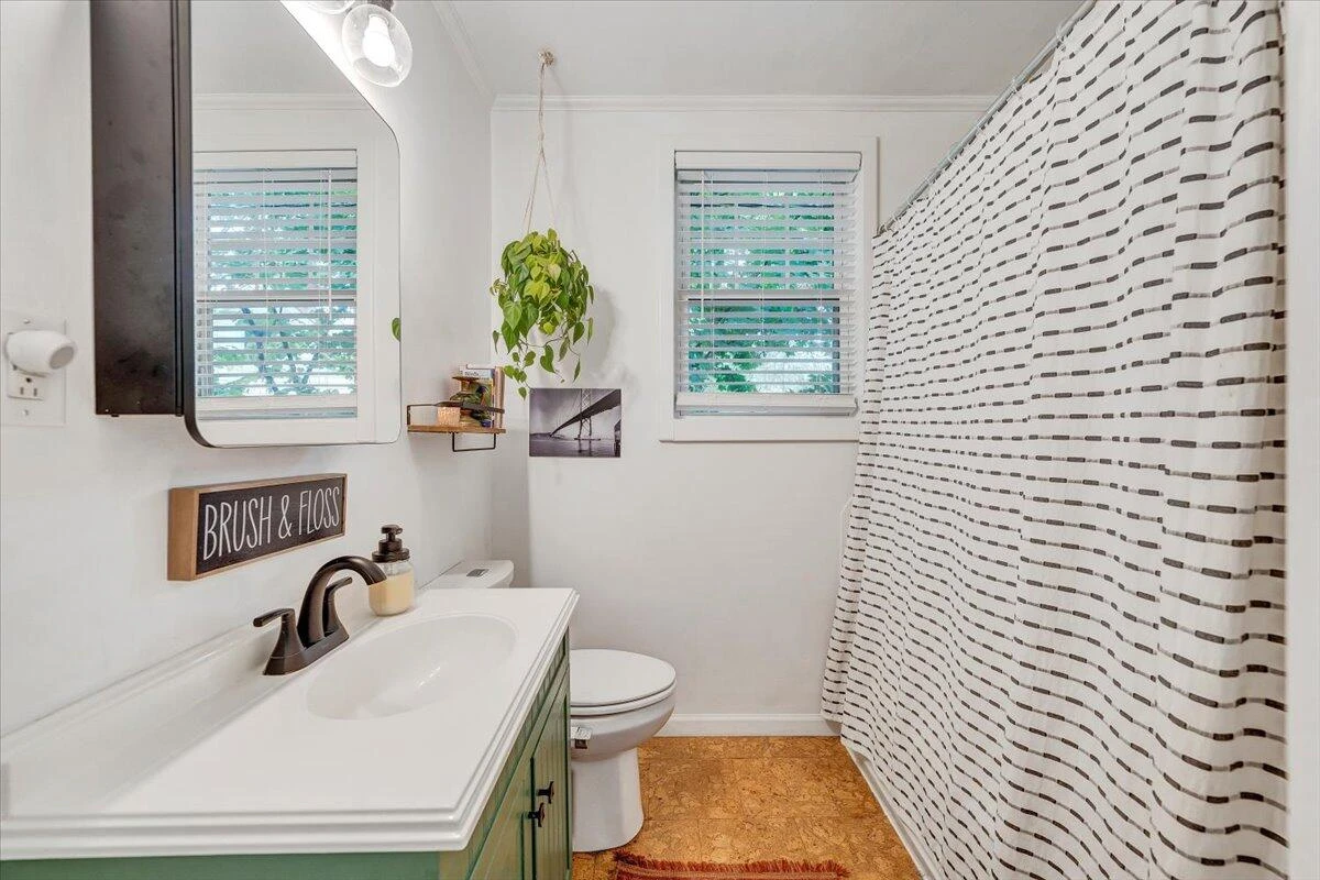 2504 Oakland BLVD - Photo 33