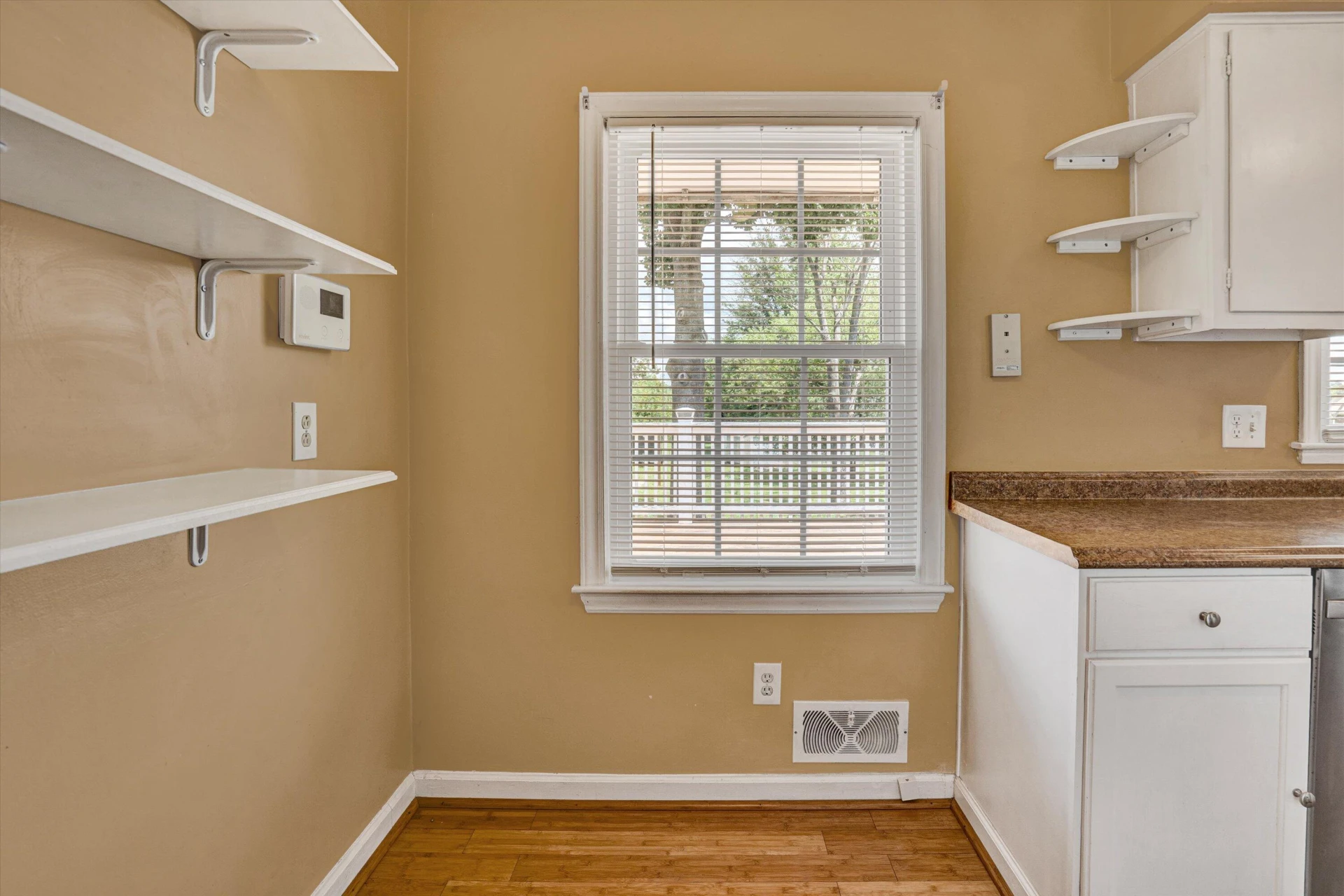 2317 Laura RD - Photo 13