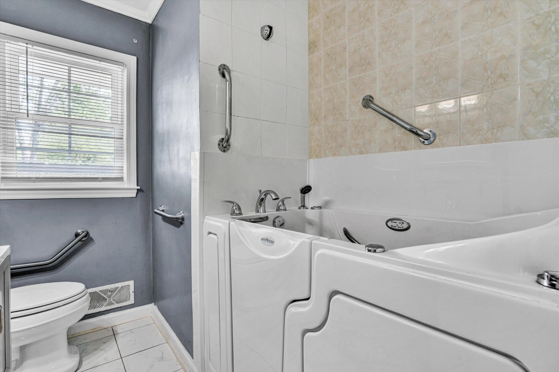 2317 Laura RD - Photo 15
