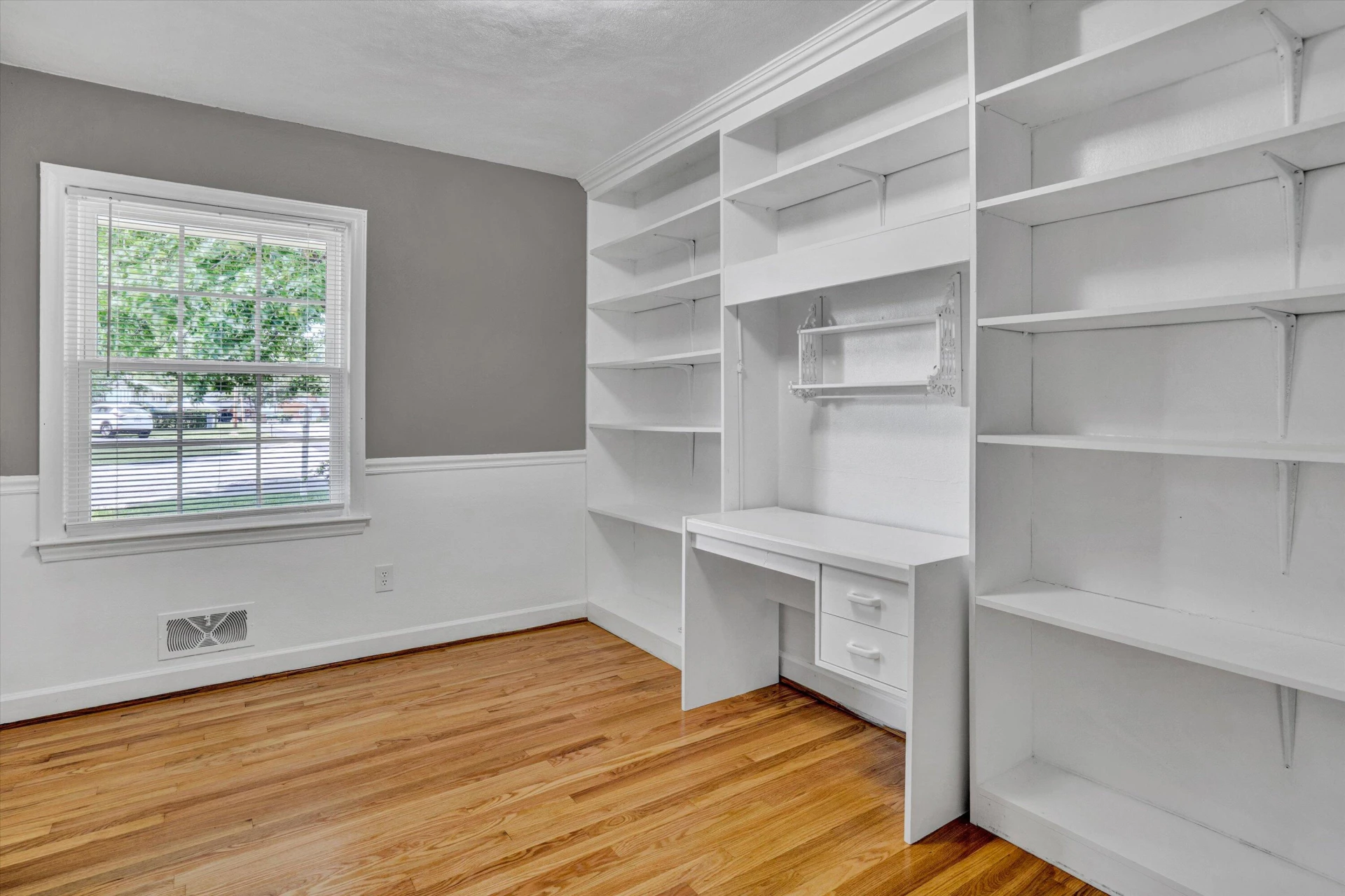 2317 Laura RD - Photo 22