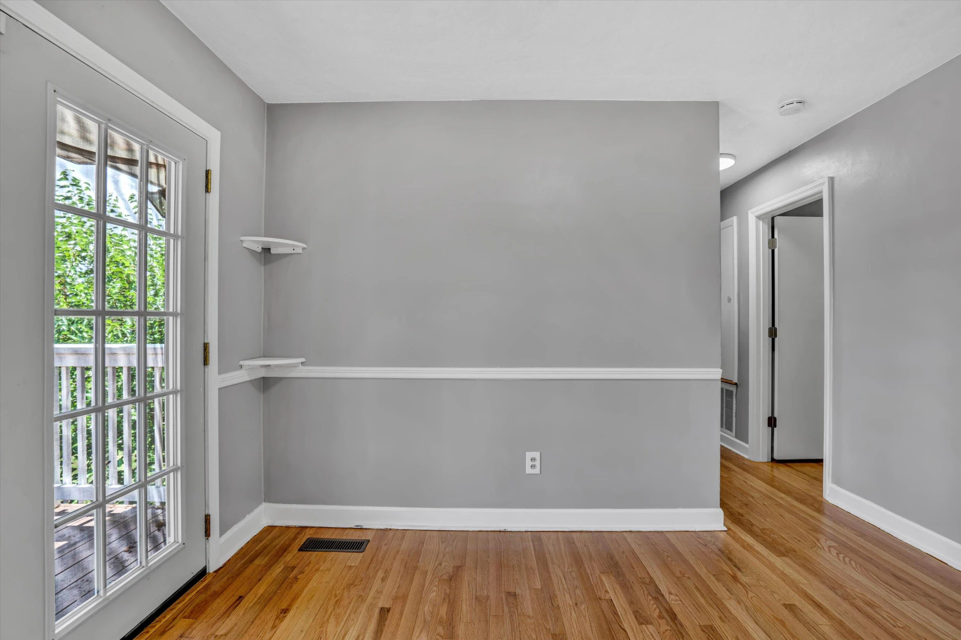 2317 Laura RD - Photo 8