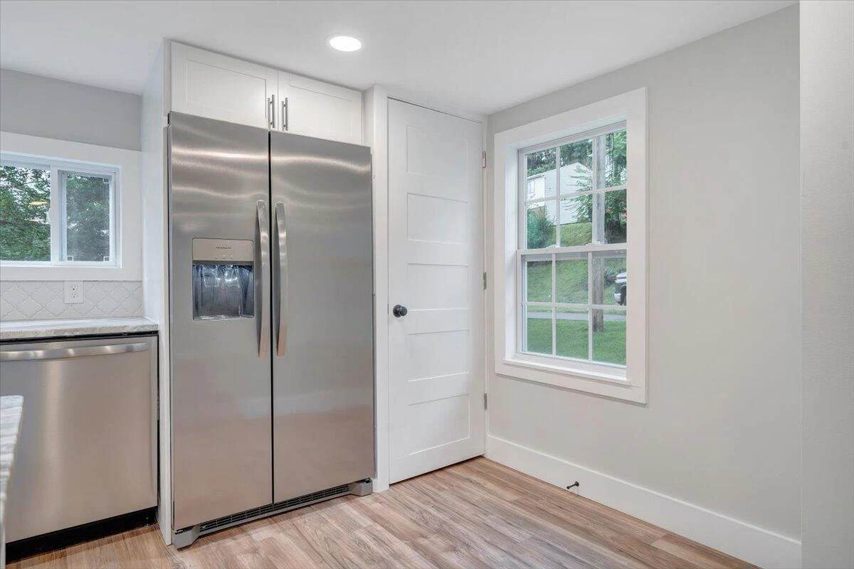 325 Raleigh AVE - Photo 10