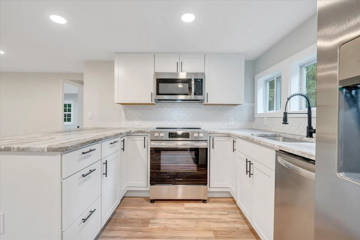 325 Raleigh AVE - Photo 4