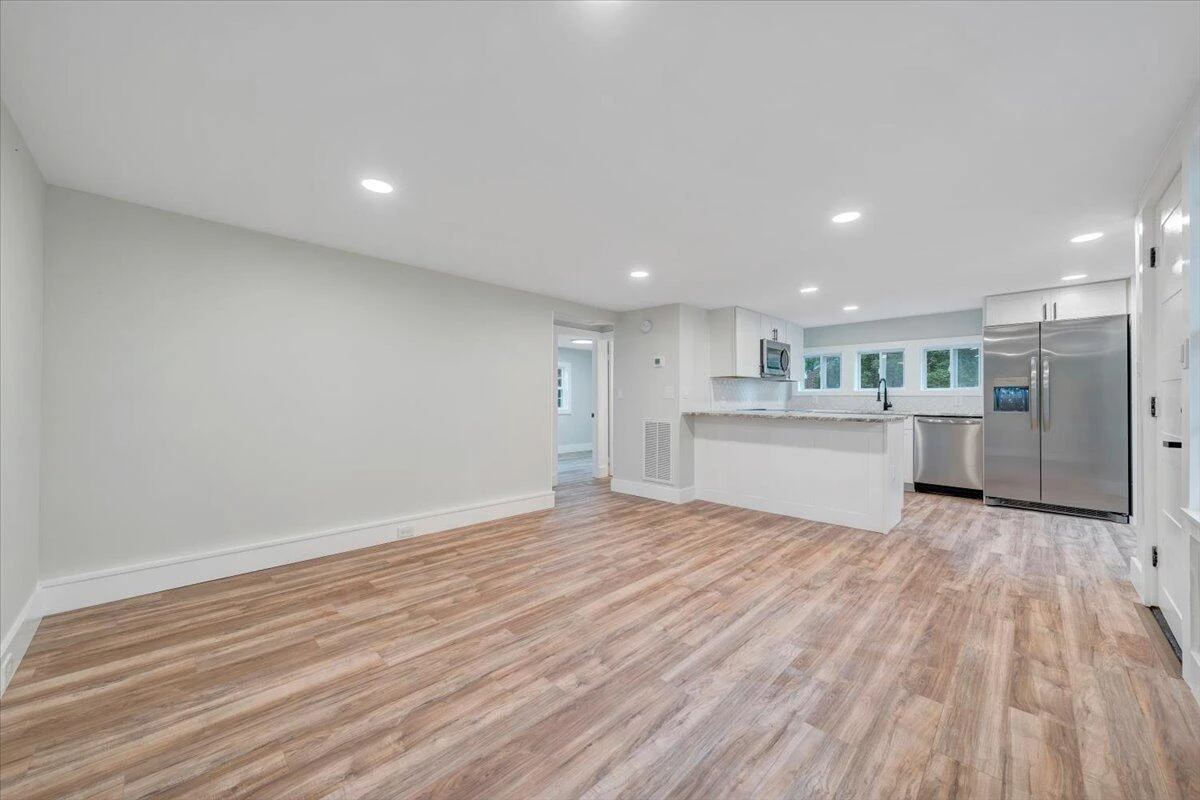 325 Raleigh AVE - Photo 5