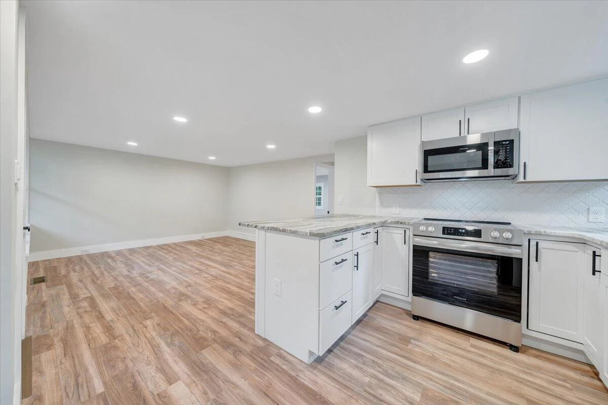 325 Raleigh AVE - Photo 6